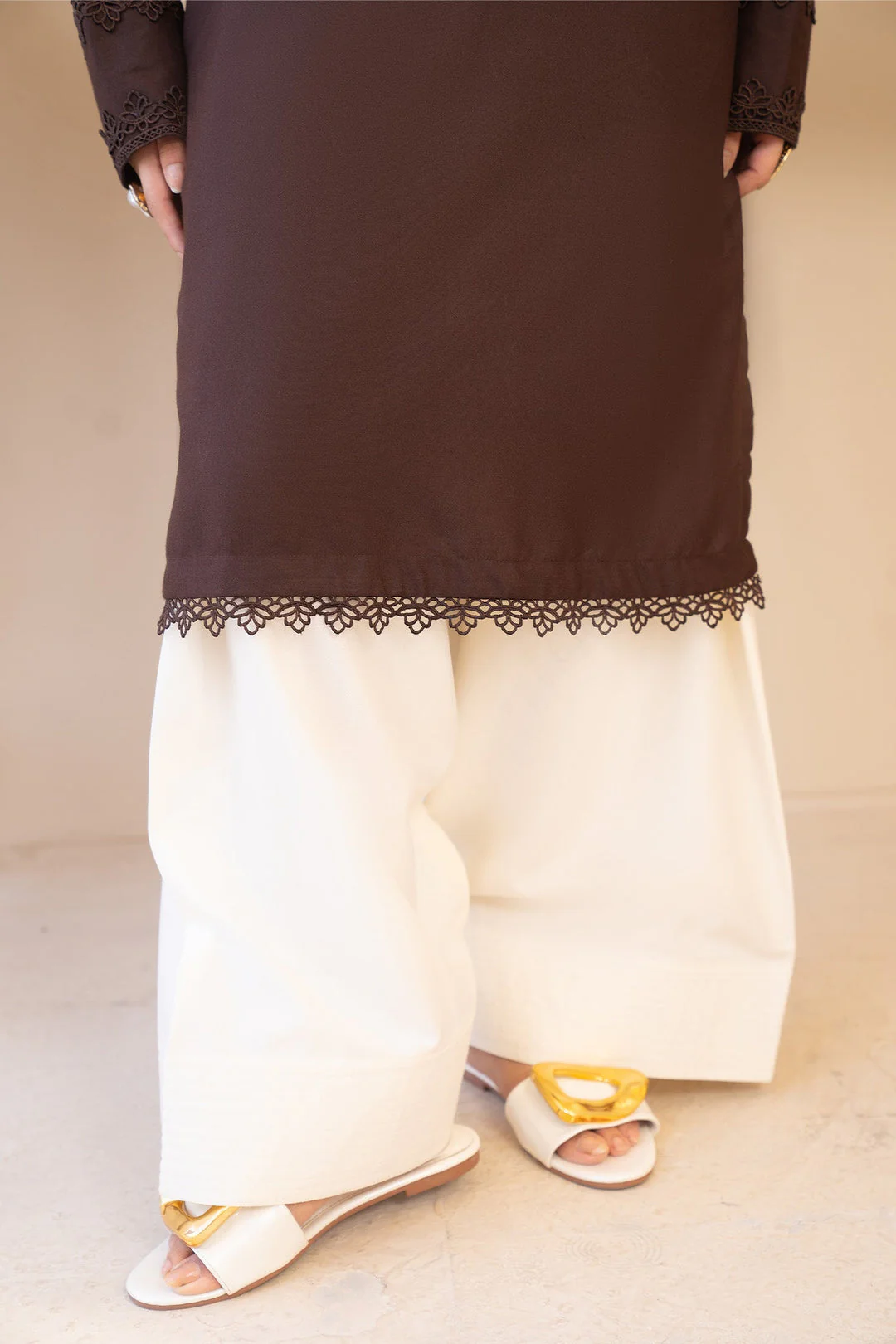 Aabik 2 Piece - Image 7