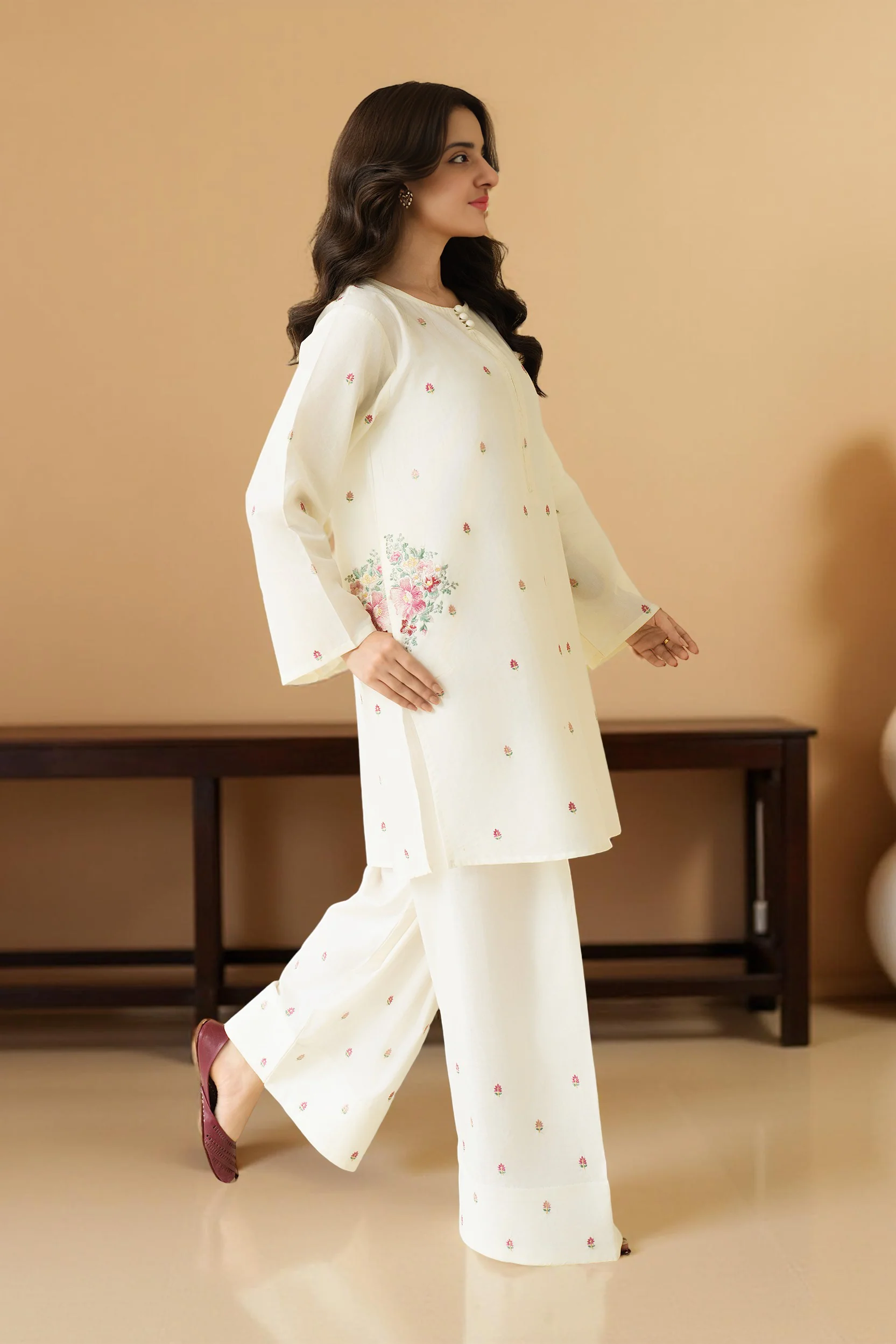 White Cherry 2 Piece - Image 3