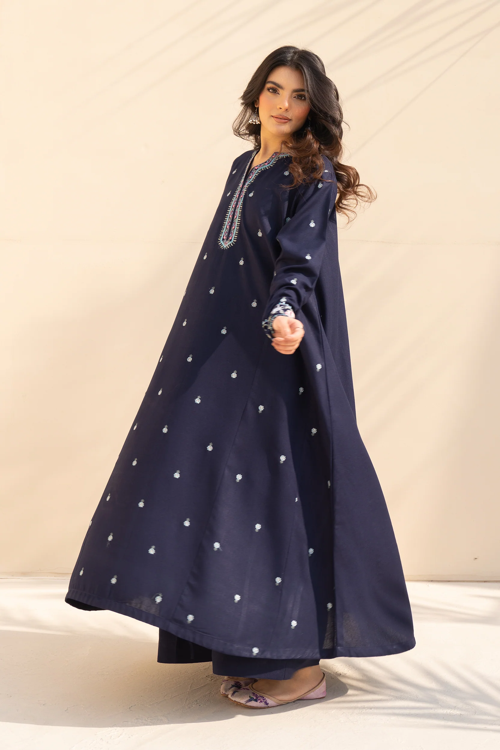 Roshan 3 Piece - Image 2