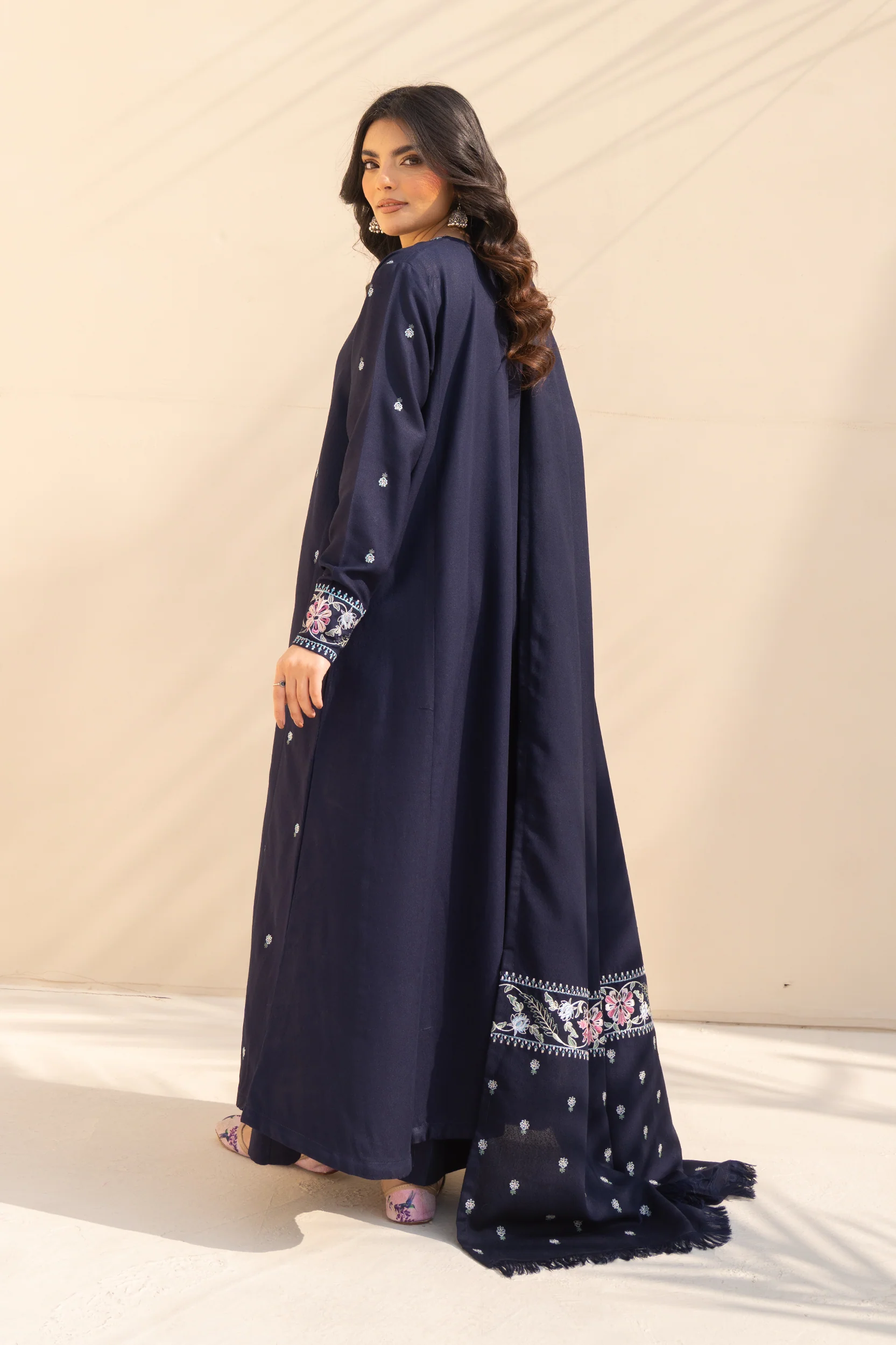 Roshan 3 Piece - Image 3