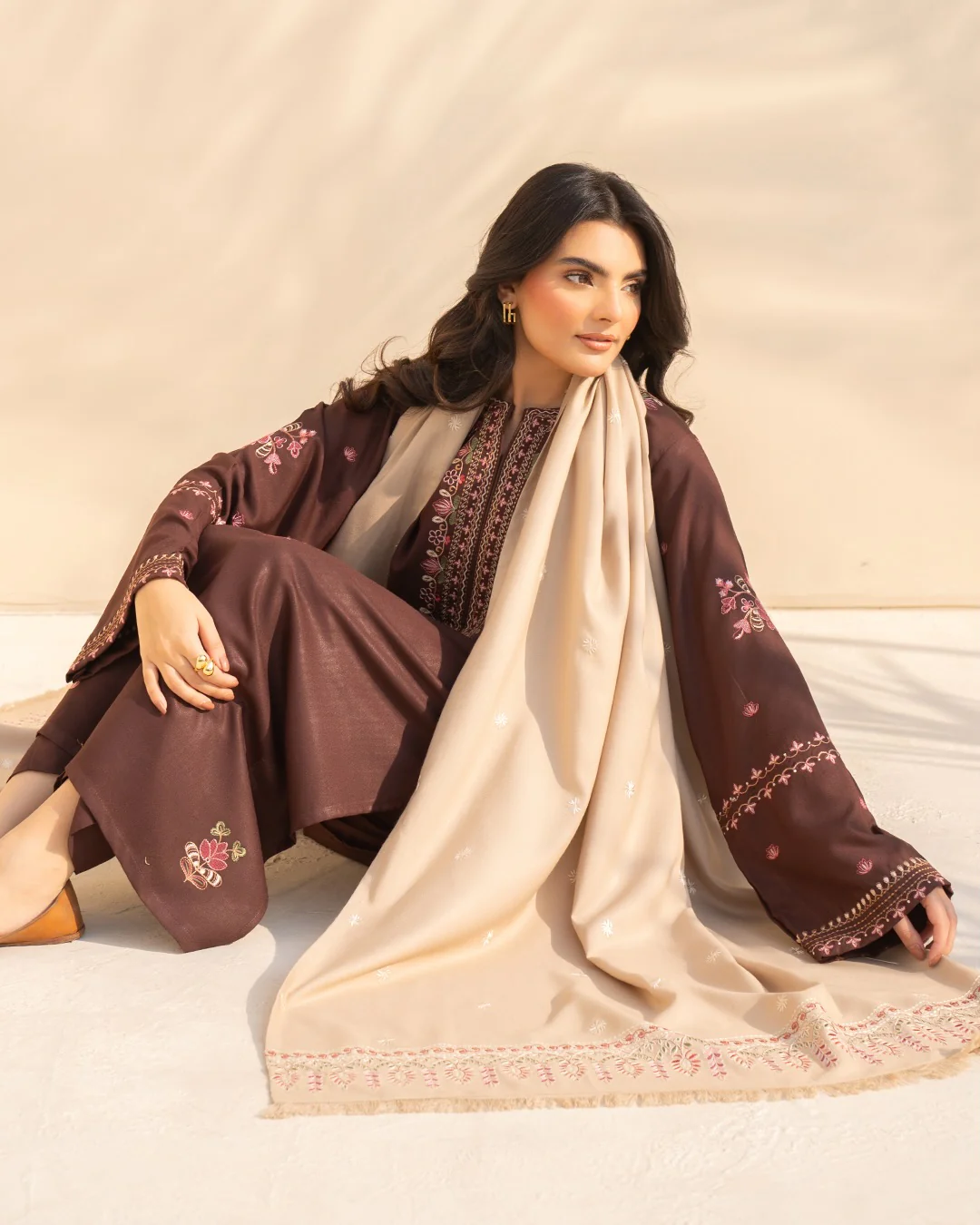 Lavi 3 Piece - Image 4