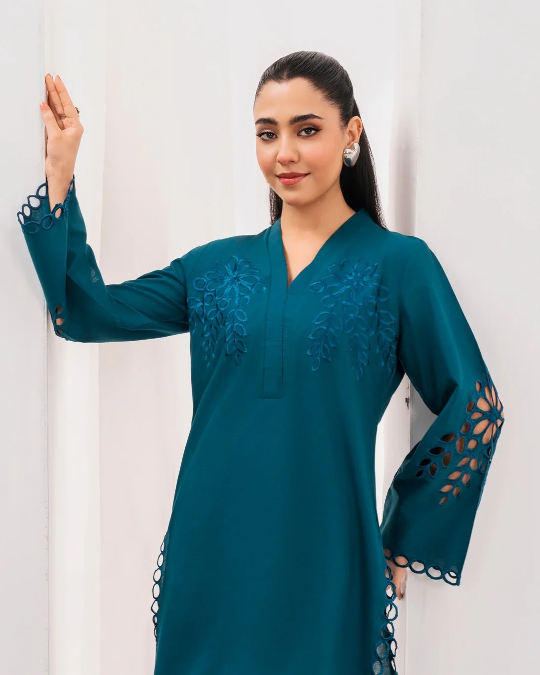 Luster 2 Piece - Image 5