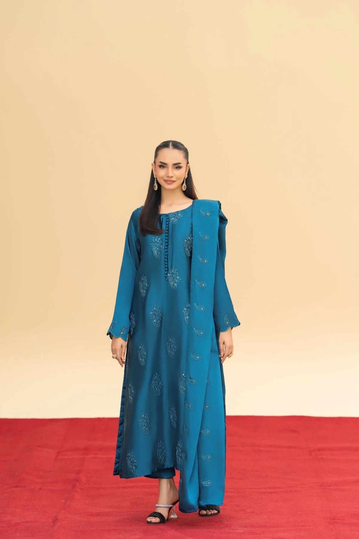 Rameen 3 Piece - Image 6