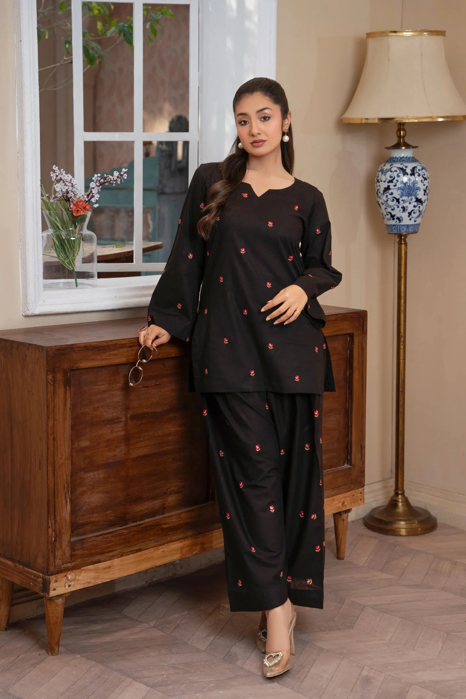 Sarosh 2 Piece (Farshi Shalwar)  - PEZ18 - Image 2
