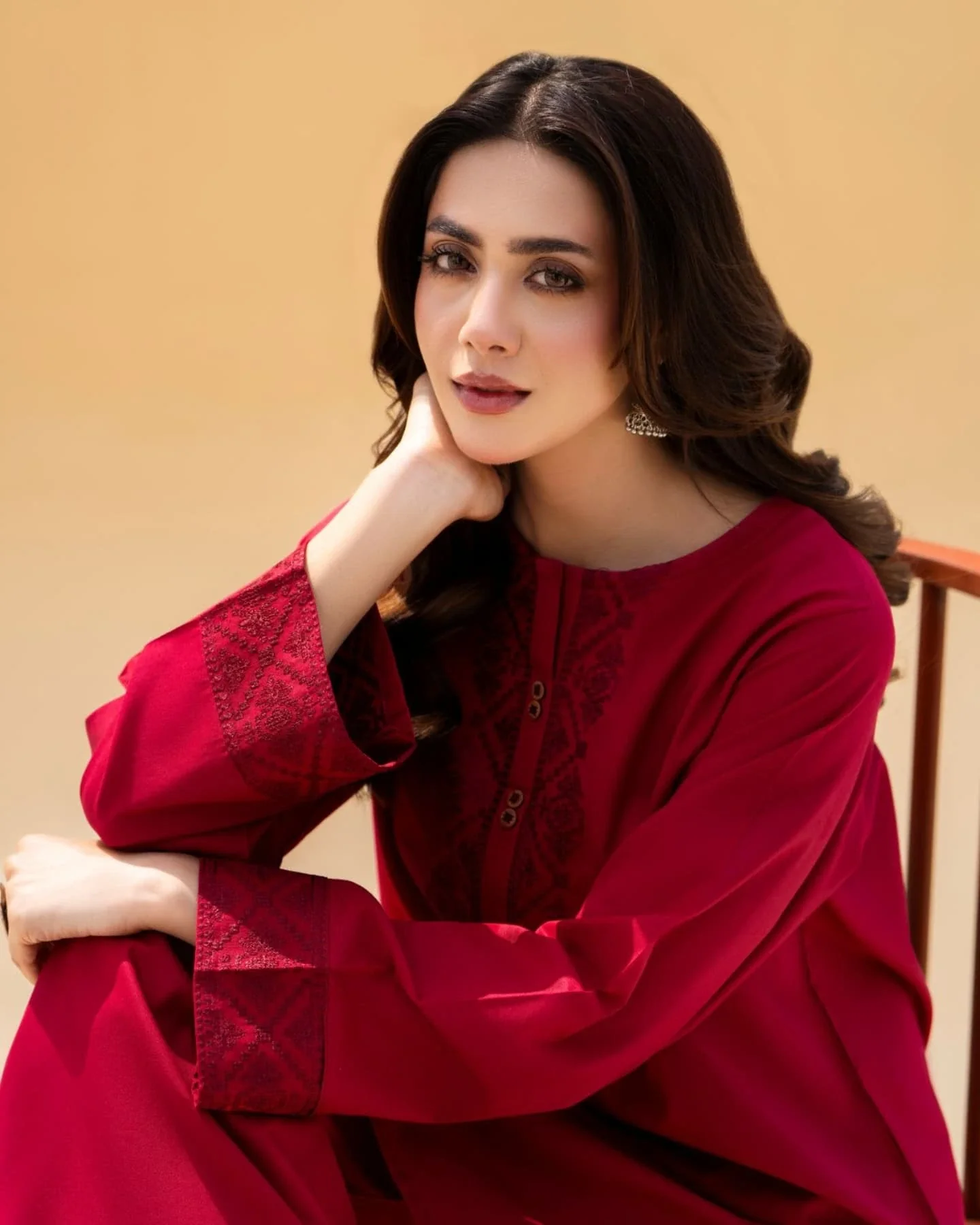 Scarlet 2 Piece - Image 3