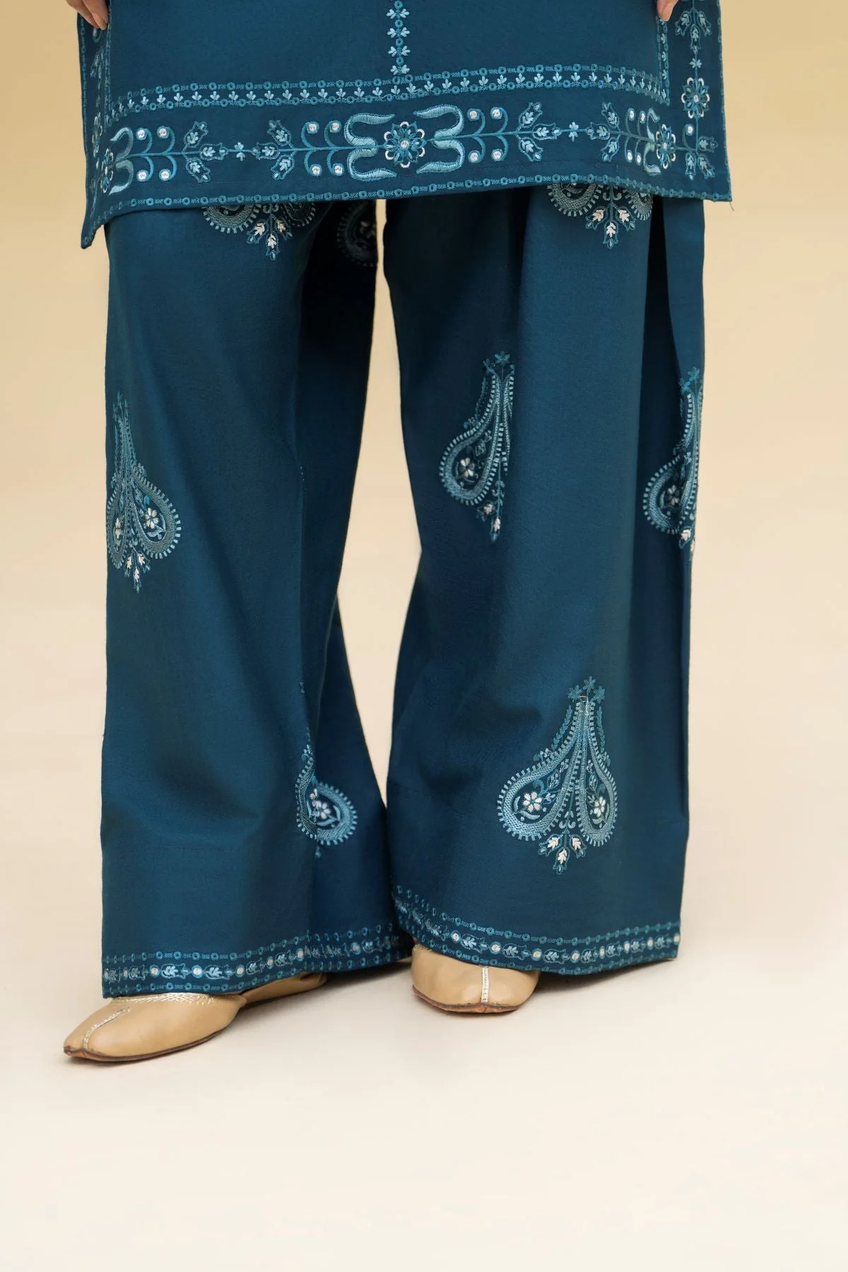 Shanzay 2 Piece - Image 4
