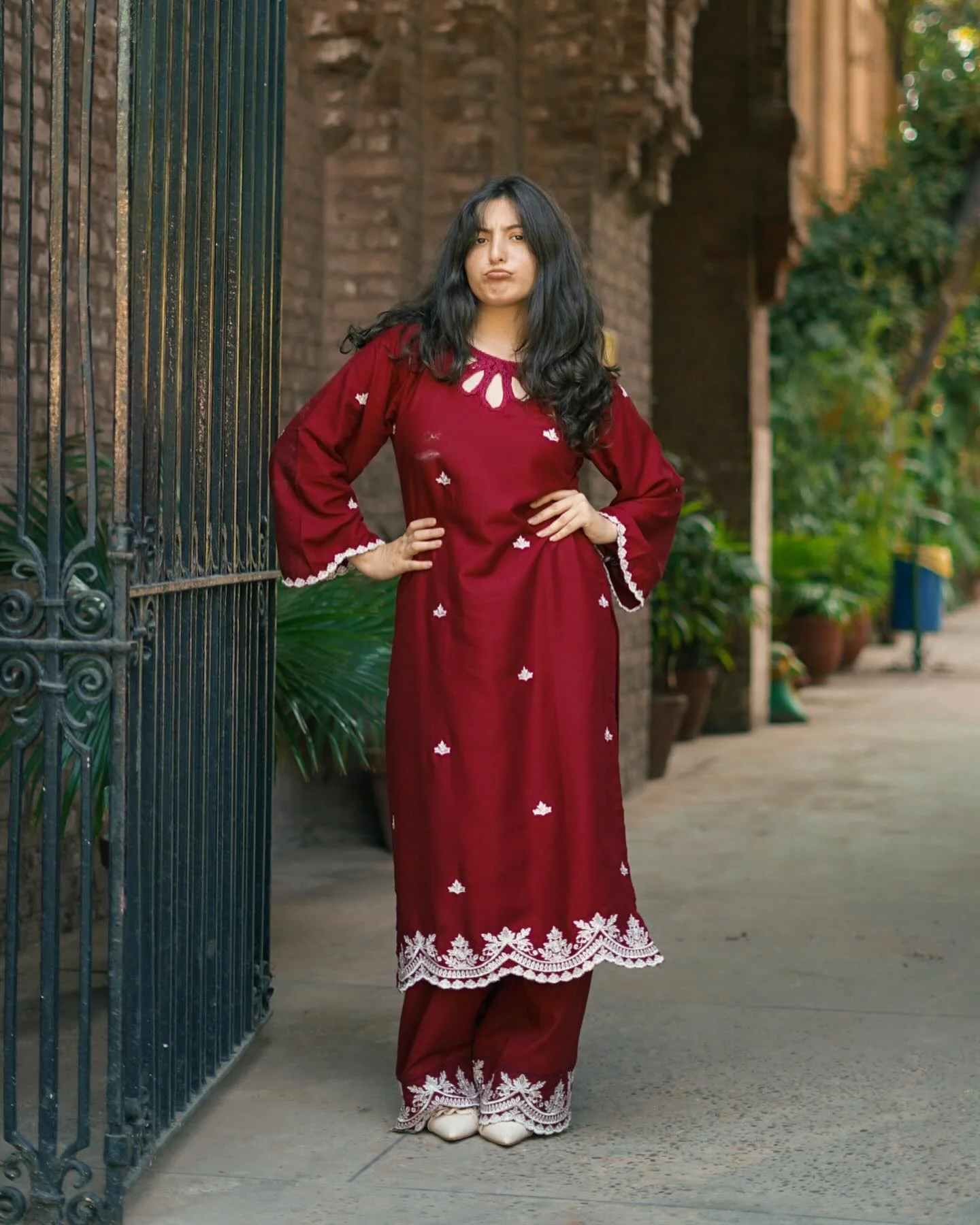 Surkh 2 Piece - Image 3