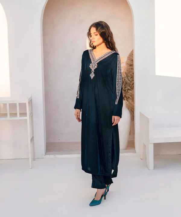 Zinc Velvet 2 Piece - Image 3